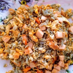 ข้าวผัดไส้กรอก