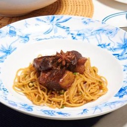 สปาเก็ตตี้กะปิหมูฮ้อง