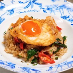 ข้าวผัดปลากุเลาจากตากใบผัดพริกสด และไข่เป็ดดาว