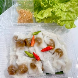 ข้าวเกรียบปากหม้อไส้หมู
