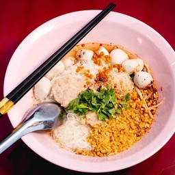 เส้นบะหมี่น้ำต้มยำ