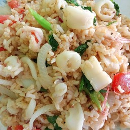 ข้าวผัด ใส่ไข่ ใส่หมู ใส่กุ้ง ใส่หมึก
