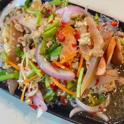 กะเพราเด็กหอ