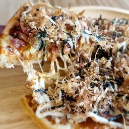 พิซซ่าญี่ปุ่น (พิซซ่าถาดใหญ่ 9 นิ้ว แบ่ง 8 ชิ้น)