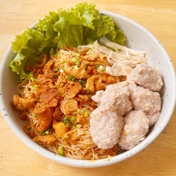 T 2 หมี่ไก่ฉีกหมูเด้ง