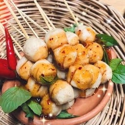 ไส้กรอกแดงกรอบ