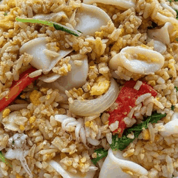 ข้าวผัดปลาหมึก