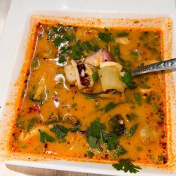 ต้มยำปลาหมึกไข่น้ำข้น/น้ำใส