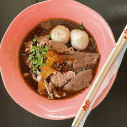 ก๋วยเตี๋ยวหมูน้ำตก พิเศษ
