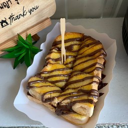 ขนมปังปิ้งนูเทลล่า