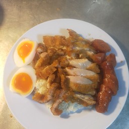 หมู+ไก่ทอด กุนเชียง +ไข่ จัมโบ้
