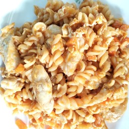 ผัดมักกะโรนีไก่