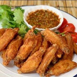 ปีกไก่ทอดน้ำปลา