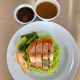 บะหมี่เป็ดย่างหมูกรอบ