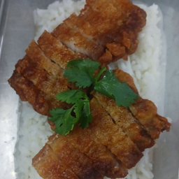 สามชั้นทอดน้ำปลา