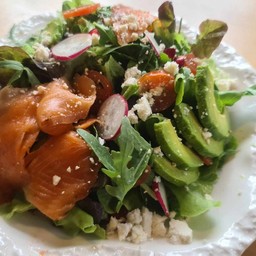 Smoked salmon and avocado salad