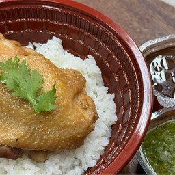 ข้าวไก่เกาหลีไข่ดองน้ำปลาEmergency Kitchen คลองหก