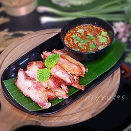 คอหมูย่าง