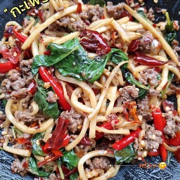 ข้าวกะเพราหน่อไม้หมูสับ