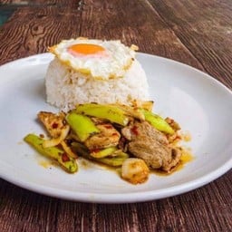 ข้าวราดผัดพริกหยวกหมู