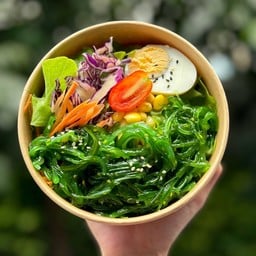 สลัดผักสาหร่ายญี่ปุ่น