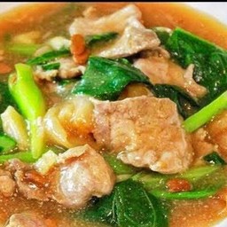 ราดหน้าหมูชิ้น