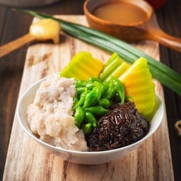 ชุดลอดช่องไทย