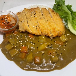 แกงกะหรี่ญี่ปุ่น ไก่ทอดเกล็ดขนมปัง
