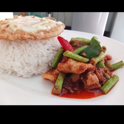 ผัดพริกแกงหมู