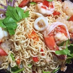 ยำมาม่ารวมมิตร