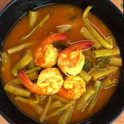แกงส้มกุ้งผักบุ้ง