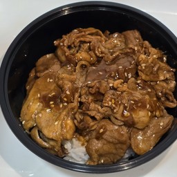ข้าวหน้าหมูสไลด์ผัดซอสเทอริยากิ