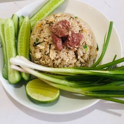 ข้าวผัดแหนมกะทะเหล็ก