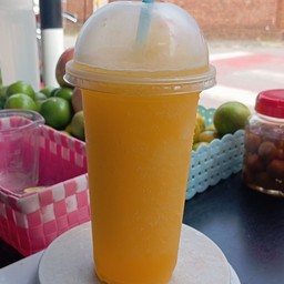 น้ำส้มคั้นสดเย็น