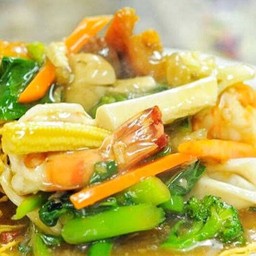 ราดหน้ารวมทะเล