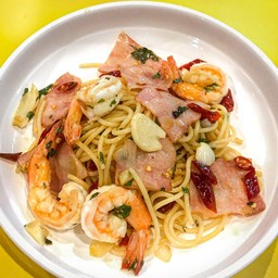 สปาเก็ตตี้พริกแห้งแฮมกุ้ง