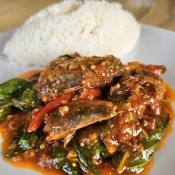 ข้าวกะเพรา ปลากระป๋อง