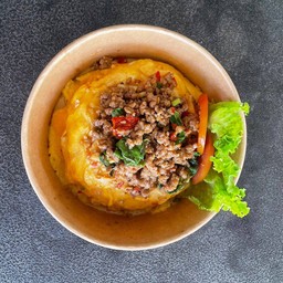 ไข่ข้นกระเพราหมู/ไก่