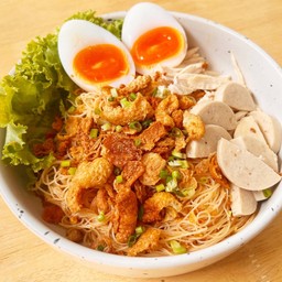 T3 หมี่ไก่ฉีกคั่วหอมไข่มะตูมเครื่องล้น