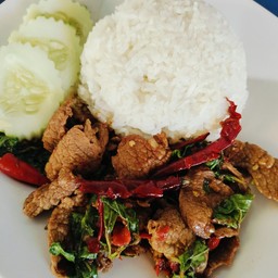 ข้าวกะเพราเนื้อ