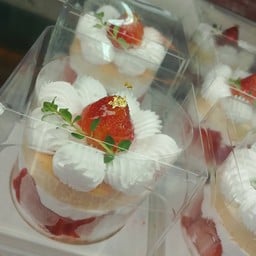 สตอเบอรี่ ซอสเค้ก