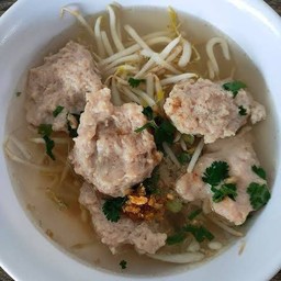 เมียสิบสี่บะหมี่เกี๊ยว