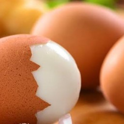 ไข่ต้ม 2 ใบ