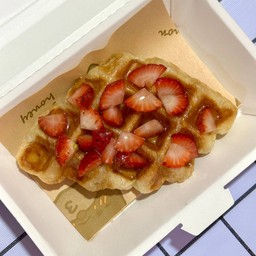 ครอฟเฟิล น้ำผึ้ง สตอเบอร์รี่