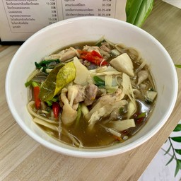 แกงหน่อไม้ใส่ไก่