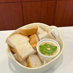 ปังนึ่ง สังขยาใบเตย