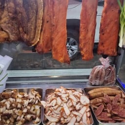 บะหมี่เกี๊ยวหมูแดง-หมูกรอบ