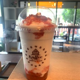 นมสดสตรอว์เบอร์รี่ (ปั่น)