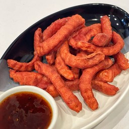 ไส้กรอกแดง(เฟรนฟราย)+น้ำจิ้ม