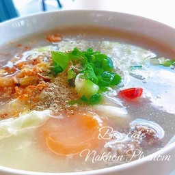 ข้าวต้มหมูเด้ง+ใส่ไข่
